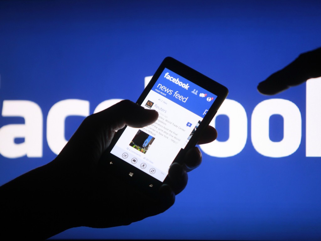Facebook автоматизировал формирование ленты «Популярное» после обвинений в предвзятости