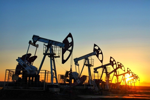 Нефть слабо дорожает на фоне заявлений министра энергетики Саудовской Аравии