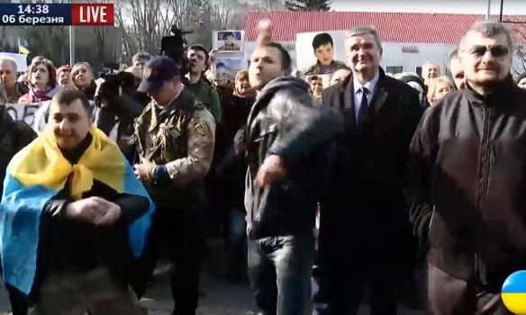 В ряде городов начались акции в поддержку Савченко