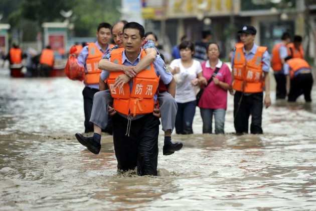 Из-за наводнения на востоке Китая эвакуированы 135 тыс. человек