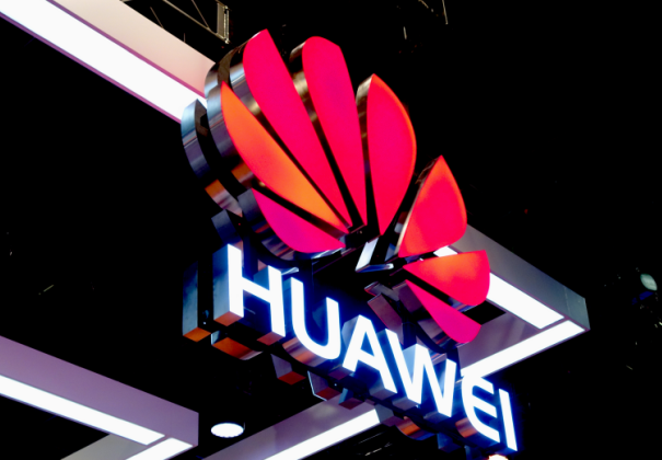 Huawei передумала заменять Android